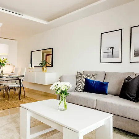 Lab-modern 3 Bedroom Near Apartment Marbella