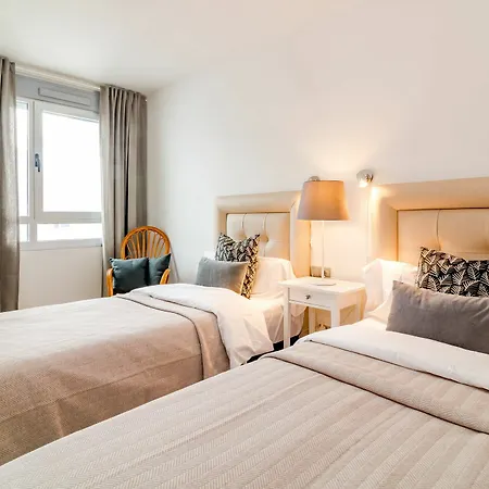 Apartment Lab-modern 3 Bedroom Near *