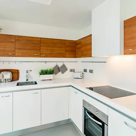 Lab-modern 3 Bedroom Near * Marbella