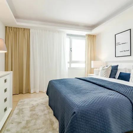 Apartment Lab-modern 3 Bedroom Near